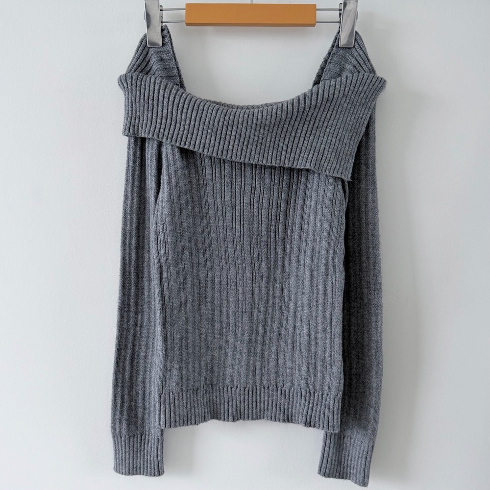 Dazy Ribbed Off Shoulder Knit Sweater Grey Fitted Minimalist Top Size S - Picture 2 of 13
